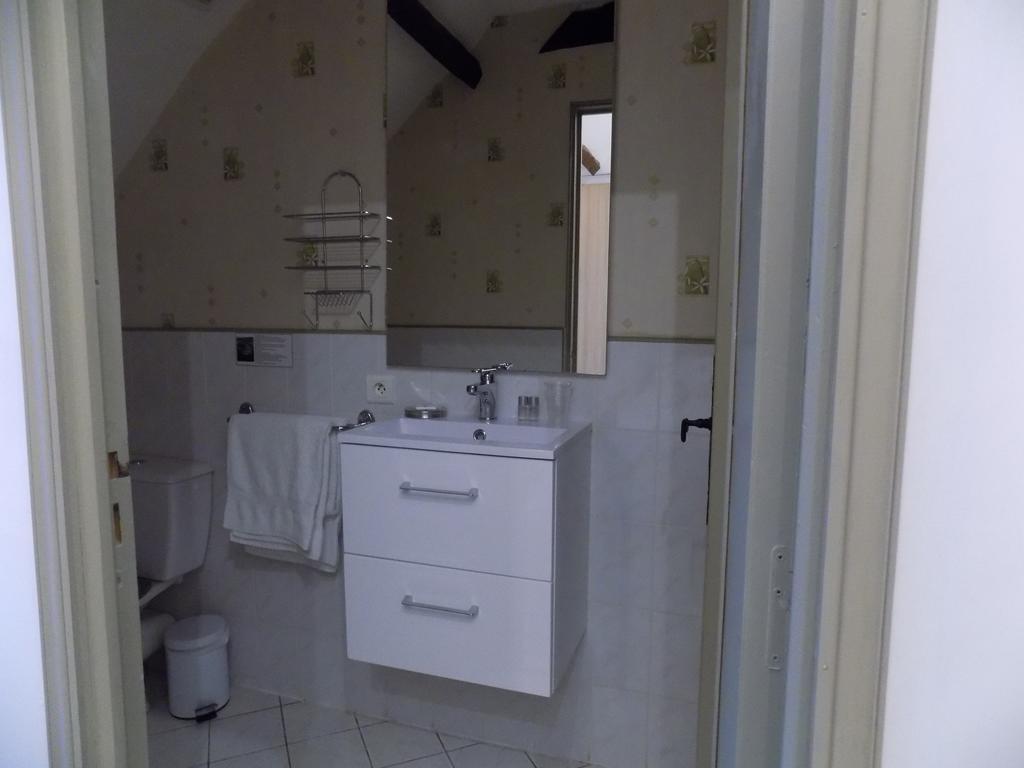Le Jaonnet Bed & Breakfast Nabirat Bagian luar foto